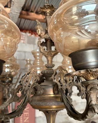 Lampadario  antico 8 luci in metallo e vetri lav.