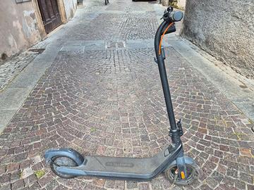 monopattino elettrico ninebot e2 pro