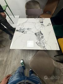 tavoli piani in pietra sinterizzata arredo locali 