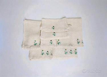 Set di otto tovagliette in tessuto a nido d'ape, i