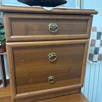 Comodino e cassettiera