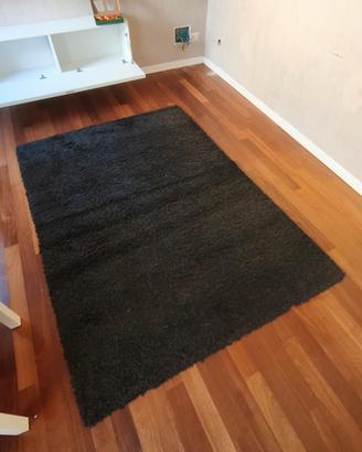 Tappeto a pelo medio lungo colore nero