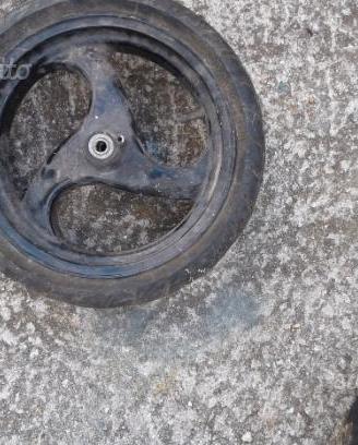 Cerchi e gomme per scooter e quad vari