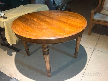 Tavolo rotondo in noce restaurato  con prolunghe