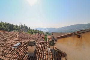 CASA SEMINDIPENDENTE A BIONE