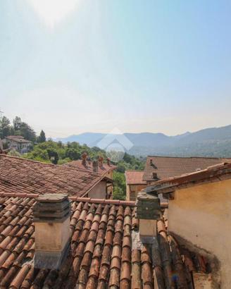 CASA SEMINDIPENDENTE A BIONE