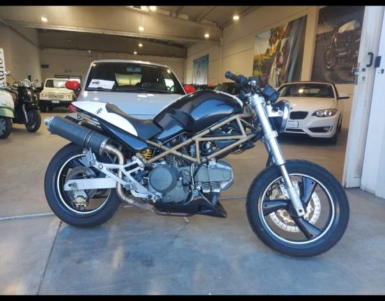 Ducati Monster 600 dark edition