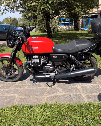 Moto Guzzi V7 STONE