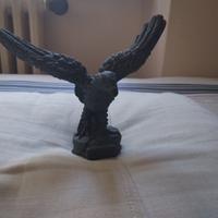 Aquila in pietra vulcanica dell'Etna