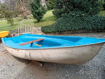 barca Alpa tris in vetroresina 