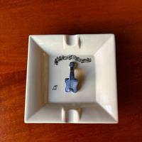 Posacenere-soprammobile a tema musicale