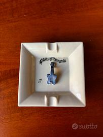 Posacenere-soprammobile a tema musicale