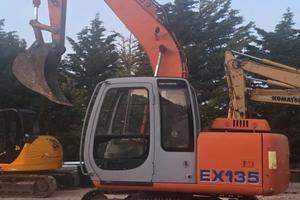 ESCAVATORE FIAT HITACHI EX135