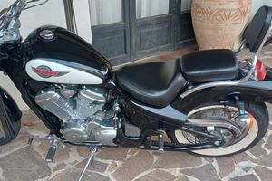 moto custum honda shadow vt 600 anno 1995