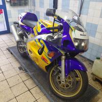 Suzuki GSX R 600  anno 2000
