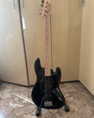 Basso  Fender Squier Affinity Jazz