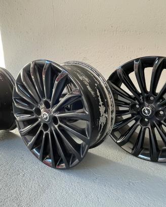 Cerchi in lega 16 pollici opel