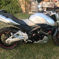Suzuki GSR600