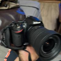 Fotocamera Nikon D3200 piu molti accessori
