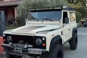 Land Rover defender 