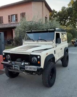 Land Rover defender 
