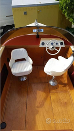 Barca con carrello da restaurare