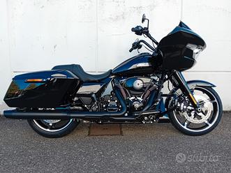 Harley-Davidson Road Glide black finish