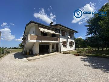 Villa singola con ampio giardino