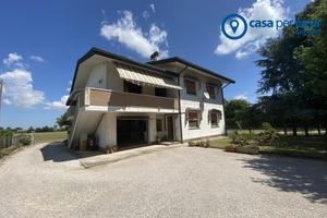 Villa singola con ampio giardino