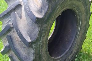 1 Continental 540/65R24 & 1 Mitas 540/65R28