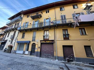 2 LOCALI A LANZO TORINESE