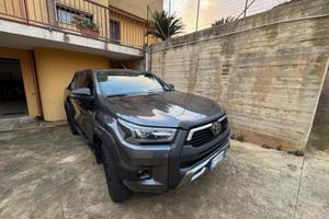 Toyota Hilux  Invincibile 204 cv