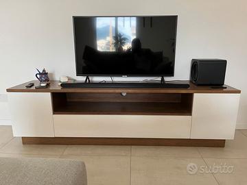 Mobile living porta TV