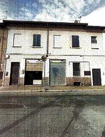 Immobile in asta di 50 m² con più di 5 locali a Le
