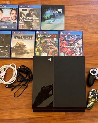 Play Station 4 - 410GB + 2 controller + 8 giochi