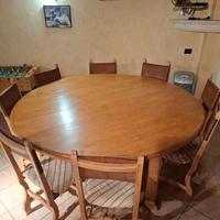 Tavolo e 8 sedie