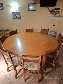 Tavolo e 8 sedie