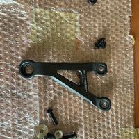 Staffa supporto scarico z900 20-24 Evotech