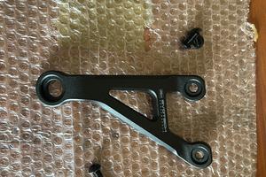 Staffa supporto scarico z900 20-24 Evotech