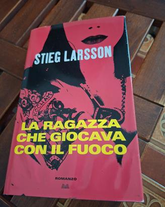 La ragazza che giocava con il fuoco 