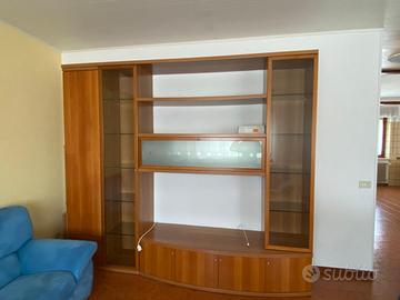 mobile per  salotto in legno con porte