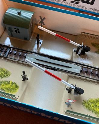 Märklin HO 7390 – modellino passaggio a livello M