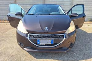 Peugeot 208 1.2 benzina