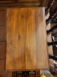 tavolino in noce di mansonia