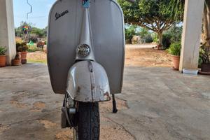 Vespa Piaggio 125 VNB Conservata Originale – Targa