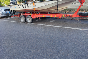 Barca con motore envirude E-TEC e carrello