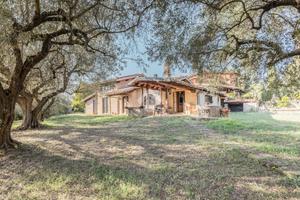 VILLA SINGOLA A CAMPAGNANO DI ROMA
