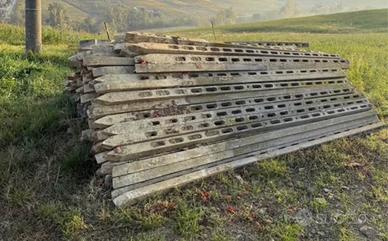 Pali di cemento usati