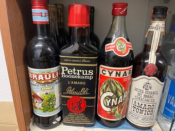 Bottiglie liquori vintage