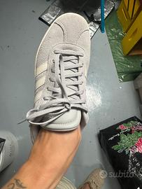 Scarpe adidas Grigie